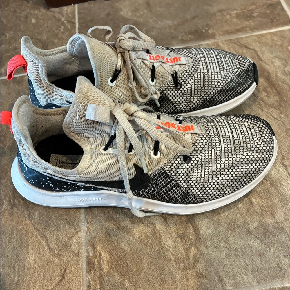 Nike Beige and Black Running Shoes